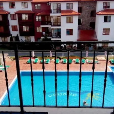 Апартамент Stylish, 1 Bed With Pool Views *