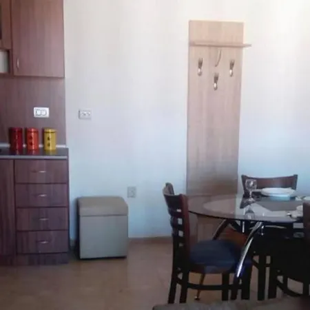 Stylish, 1 Bed With Pool Views Несебър